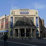 Brand New 2 Bedroom 2 Bath Flat At Brixton Station And O2 For Max 7 Guests