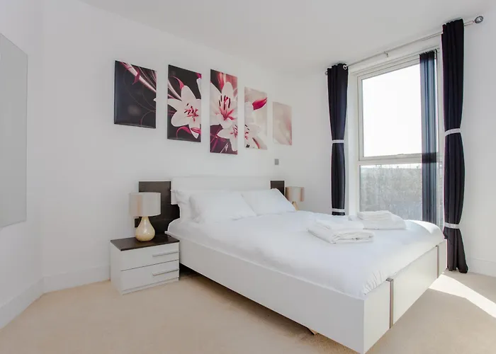 Brand New 2 Bedroom 2 Bath Flat At Brixton Station And O2 For Max 7 Guests