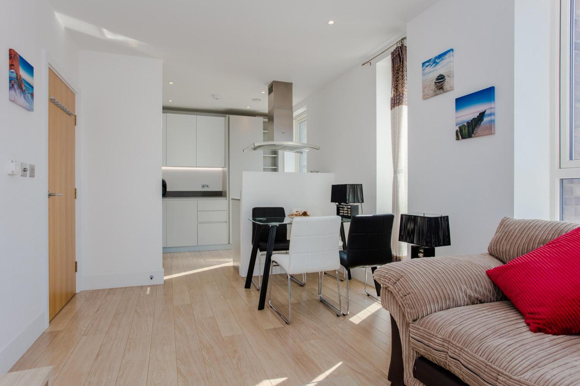 Apartment Brand New 2 Bedroom 2 Bath Flat At Brixton Station And O2 For Max 7 Guests